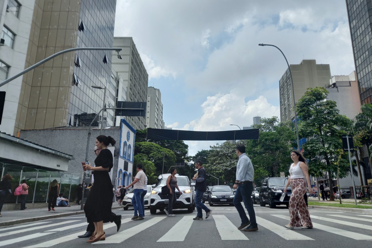 Página inicialSão PauloCompartilhar notíciaGoogle News - MetrópolesWilliam Cardoso/Metrópoles
1 de 1 Imagem mostra pessoas em avenida - Metrópoles
- Fot