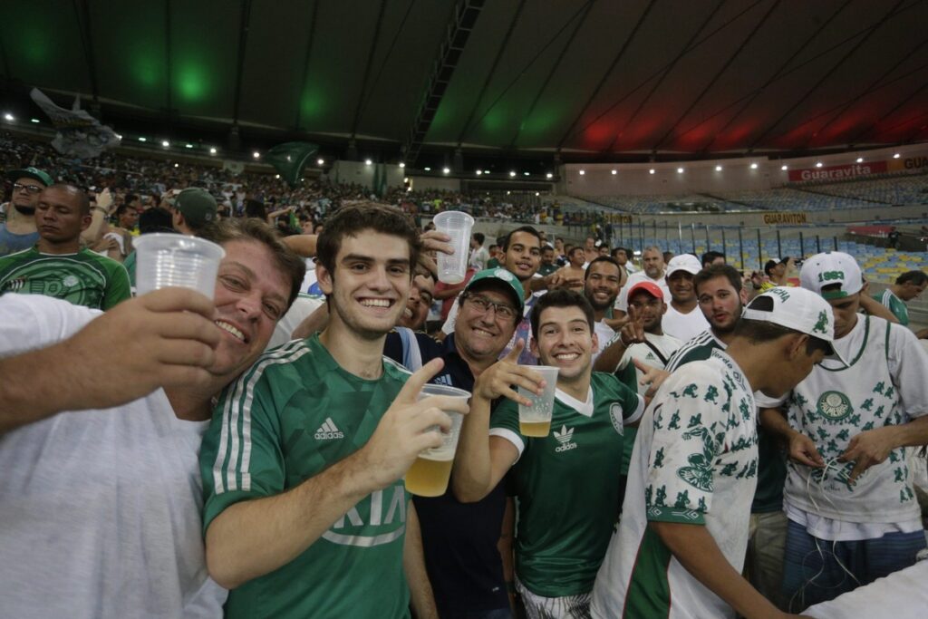Estado de São Paulo avança para voltar a comercializar cervejas e outras bebidas alcóolicas em estádios de futebol