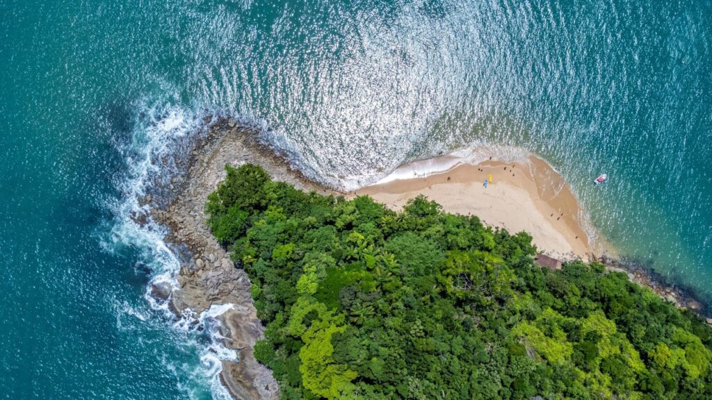 Homem de 45 anos é encontrado morto boiando em rio na região central de Ubatuba