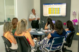 Secretaria da Educação realiza reunião com analistas do SESI