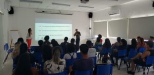 Bolsistas do Programa SOS participam de treinamento profissional