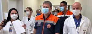 GOVERNADOR E PREFEITO AGUILAR JUNIOR ACOMPANHAM ATENDIMENTO DE VÍTIMAS DAS CHUVAS NO HOSPITAL REGIONAL EM CARAGUATATUBA