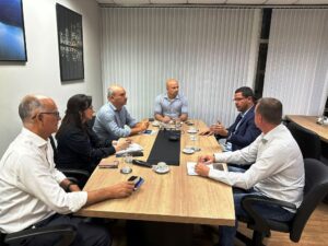 PREFEITO DE CARAGUATATUBA SE REÚNE COM DIRETORIA DA SABESP E APRESENTA PROJETOS PARA ESSE ANO