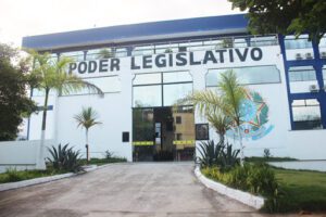 Câmara adia votação que pode cassar prefeita de Ubatuba por compra de pães