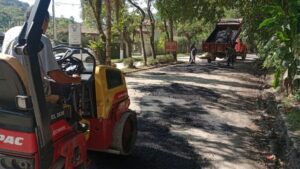 Vias na Região Norte de Ubatuba recebem operação tapa-buracos