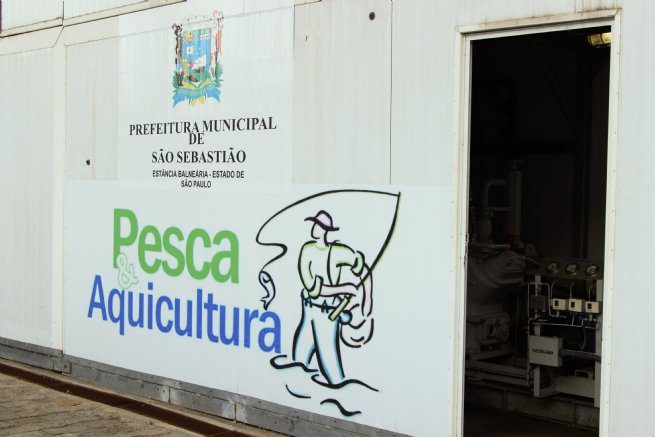 Prefeitura de São Sebastião retoma atividades da fábrica de gelo do bairro São Francisco que atende comunidade pesqueira do município