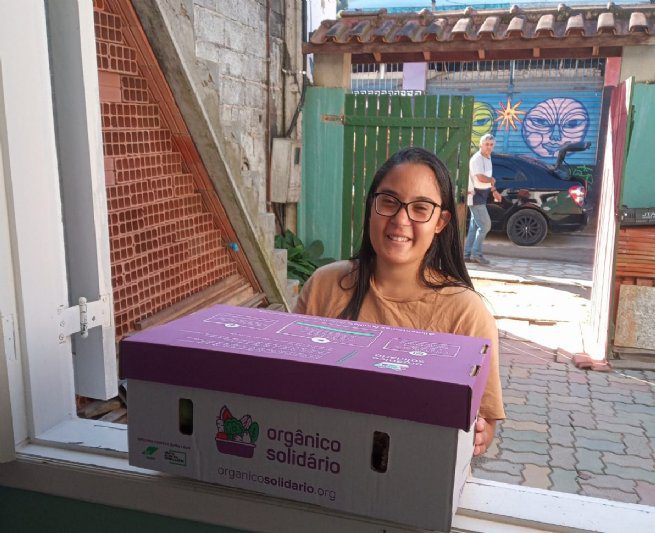 Fundo Social entrega 400 cestas de hortifrutis orgânicos doados pela Ong Gerando Falcões