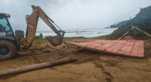 Prefeitura realiza demolição de obra irregular