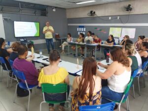 Palestras sobre Setembro Amarelo e Síndrome de Burnout conscientizam professores em Ilhabela