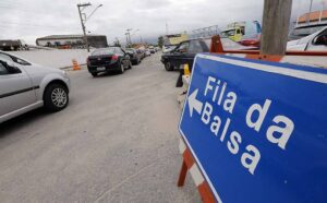 Travessia São Sebastião-Ilhabela: Longas Filas e Espera Frustram Motoristas