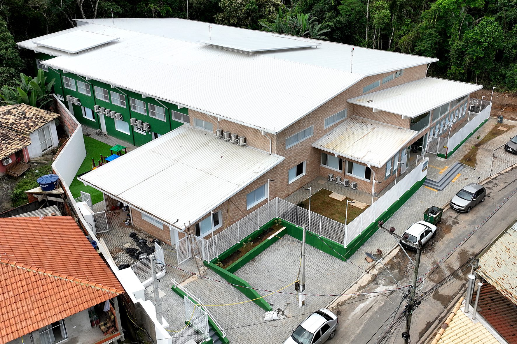 Ilhabela entrega nesta sexta (13) a nova Escola Municipal Prefeito Roberto Fazzini no Green Park