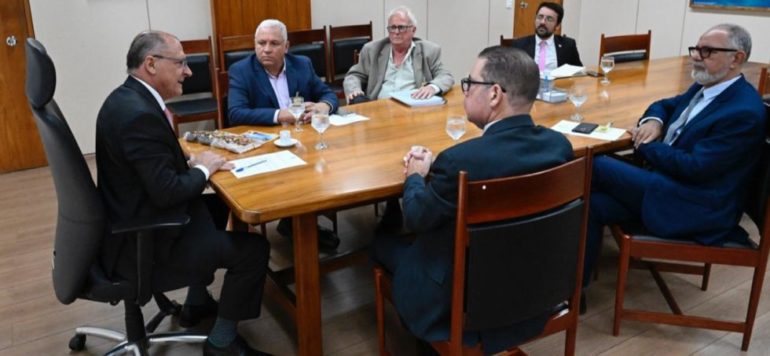 Alckmin anunciou diversos investimentos para o município, entre eles verbas para a área da saúde e um valor de R$ 2 milhões para o restauro do prédio do Sobradão do Porto.