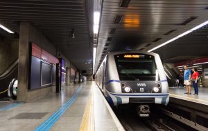 Nesta terça-feira (28), a cidade de São Paulo enfrentará desafios significativos devido à greve no transporte público sobre trilhos, movimento organizado por sindicatos de trabalhadores do Metrô, CPTM e Sabesp.