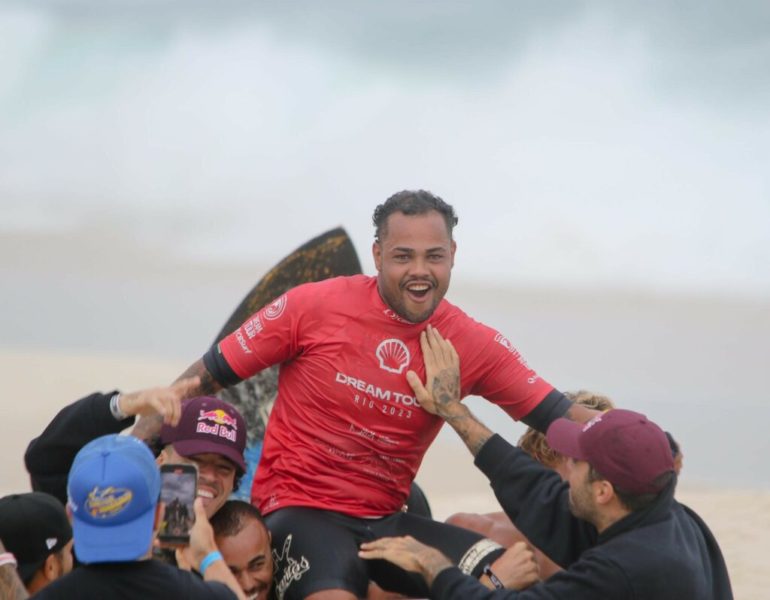 Weslley Dantas, surfista de 25 anos de Ubatuba, venceu o Campeonato Brasileiro de Surfe de 2023 no Dream Tour.
