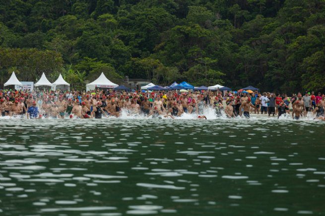 Etapa da Travessia Poliana Okimoto recebe 1.800 atletas no domingo, na praia de Bora Bora