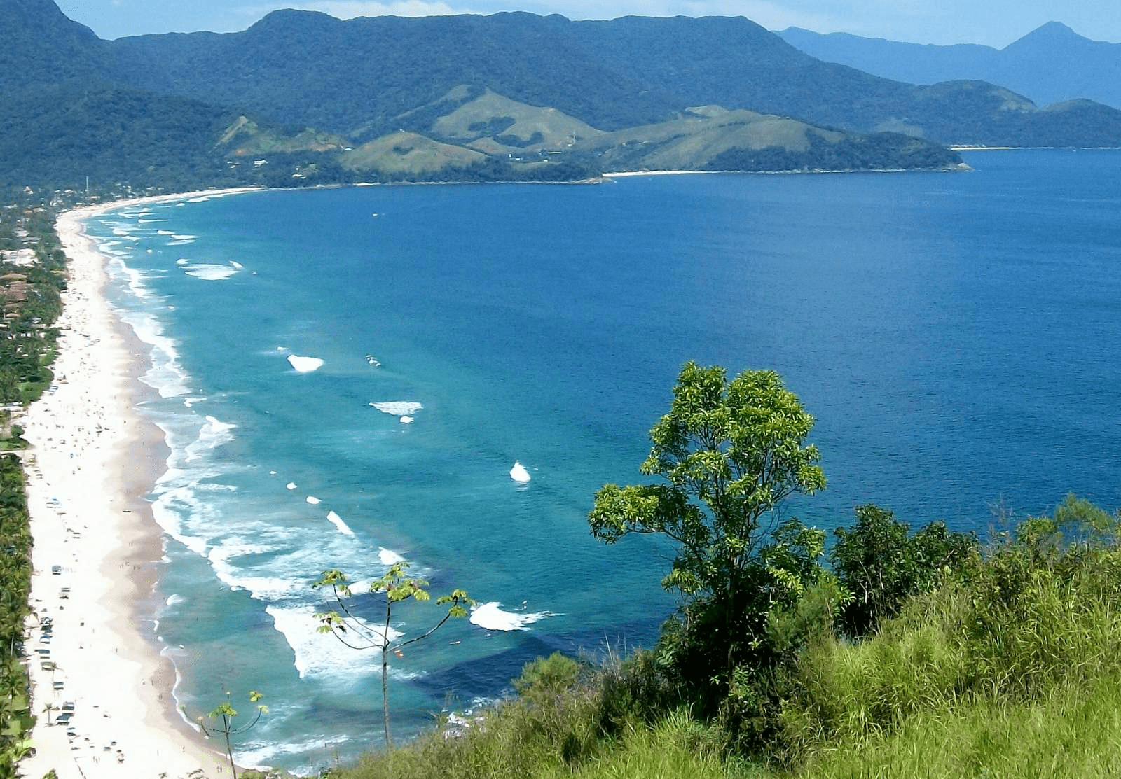Litoral Norte de São Paulo é um dos destinos mais procurados pelos turistas que querem celebrar o Ano Novo em meio à natureza. As belas praias de Ubatuba, Caraguatatuba, São Sebastião e Ilhabela devem receber cerca de 3 milhões de visitantes durante as festas de fim de ano.