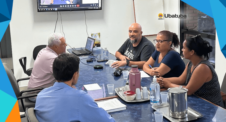 Prefeitura e famílias desalojadas do morro do Fórum assinam acordo