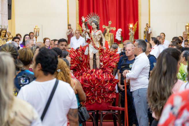 Levantamento do Mastro marca início das festividades da Festa do Padroeiro de São Sebastião nesta quinta-feira