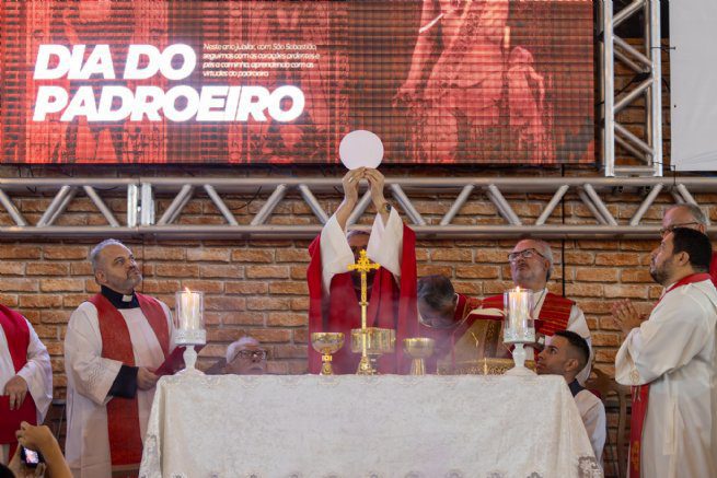 Festa do Padroeiro tem show do Padre Fábio de Melo e sorteio de mais um automóvel