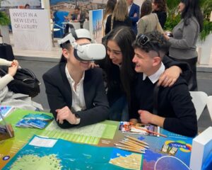 Avistamento de baleias jubartes em São Sebastião é destaque na Feira Internacional de Turismo de Madrid