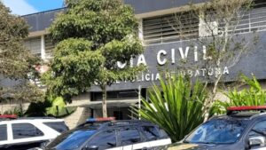 Policial militar é ferida na cabeça por garrafa durante operação de Carnaval em Ubatuba