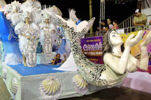 Carnaval em Dobro de Ilhabela abre nesta sexta-feira com desfile dos Blocos Carnavalescos e Inimigos da HP