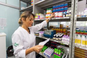 Todo e qualquer medicamento da rede especializada, antes chamados de alto custo, deve ser recebido, por meio de processo junto à Secretaria de Saúde do Estado de São Paulo.