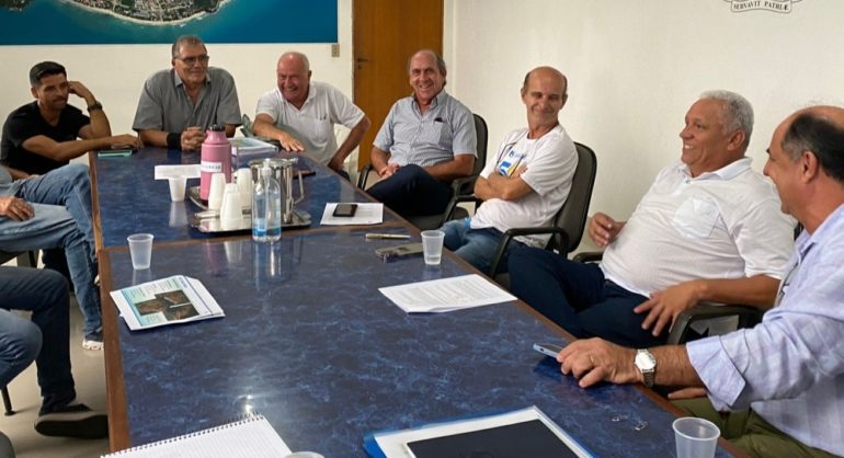 Prefeitura de Ubatuba e a Sabesp realizaram no último mês de fevereiro, uma reunião com empreendedores da cidade para anunciar a parceria de implantação e operação da coleta e tratamento de esgotos no bairro da Praia Grande que está recebendo 470 novas ligações de esgoto, que estão sendo interligadas à rede da Sabesp.