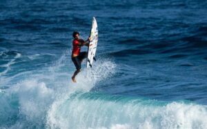 Sebastianense Gabriel Medina e Tati Weston-Webb brilham nos Jogos Mundiais de Surfe e garantem vagas para Paris