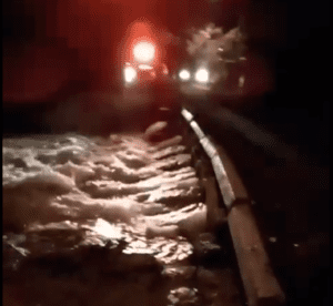Resistência à Natureza: A Nova Ponte de Ubatuba Encara as Fortes Chuvas