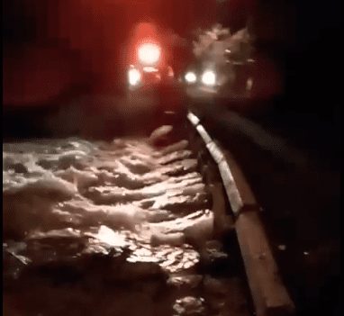 Resistência à Natureza: A Nova Ponte de Ubatuba Encara as Fortes Chuvas