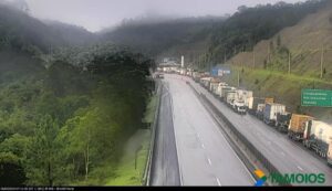 Rodovia dos Tamoios: Serra Antiga Temporariamente Interditada devido ao Volume de Chuvas