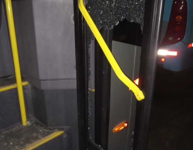 Ônibus da SOU sofre vandalismo em São Sebastião - Saiba mais!