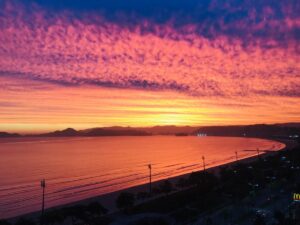 O mês de abril começou com previsão de temperaturas acima da média para o Litoral Norte, de acordo com o Instituto Nacional de Meteorologia (Inmet).