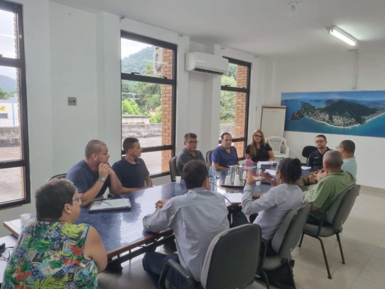 A Prefeitura de Ubatuba e os moradores do Sumidouro buscam medidas para reduzir acidentes de trânsito na região.