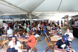 Confira a programação do 3º Festival Saberes e Sabores Caiçaras em Caraguatatuba. Um fim de semana repleto de música, comida e diversão.