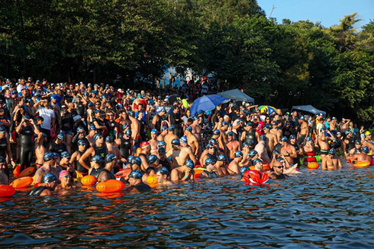 Maratona aquática Aquamundo completa 10 anos em Ubatuba: nade nas águas abertas da Ilha Anchieta e faça parte dessa celebração esportiva.