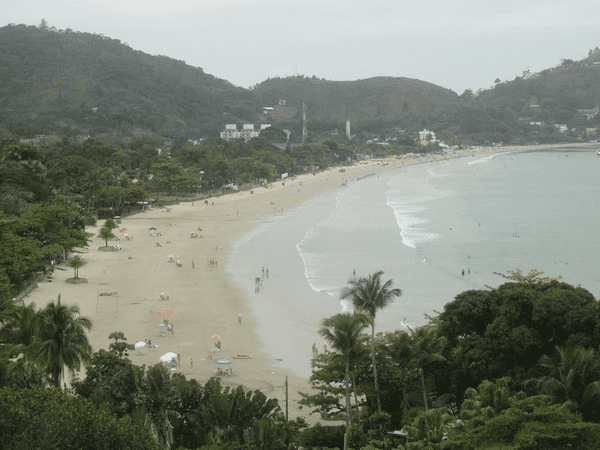 Tragédia em Ubatuba: Turista de São Paulo se afoga na praia da enseada