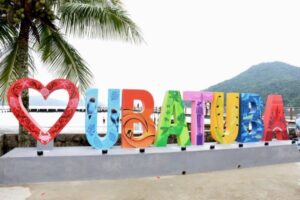 Descubra por que Ubatuba é a praia favorita do Sudeste segundo o Instituto Datafolha. Conheça as belezas naturais e o surf da cidade.