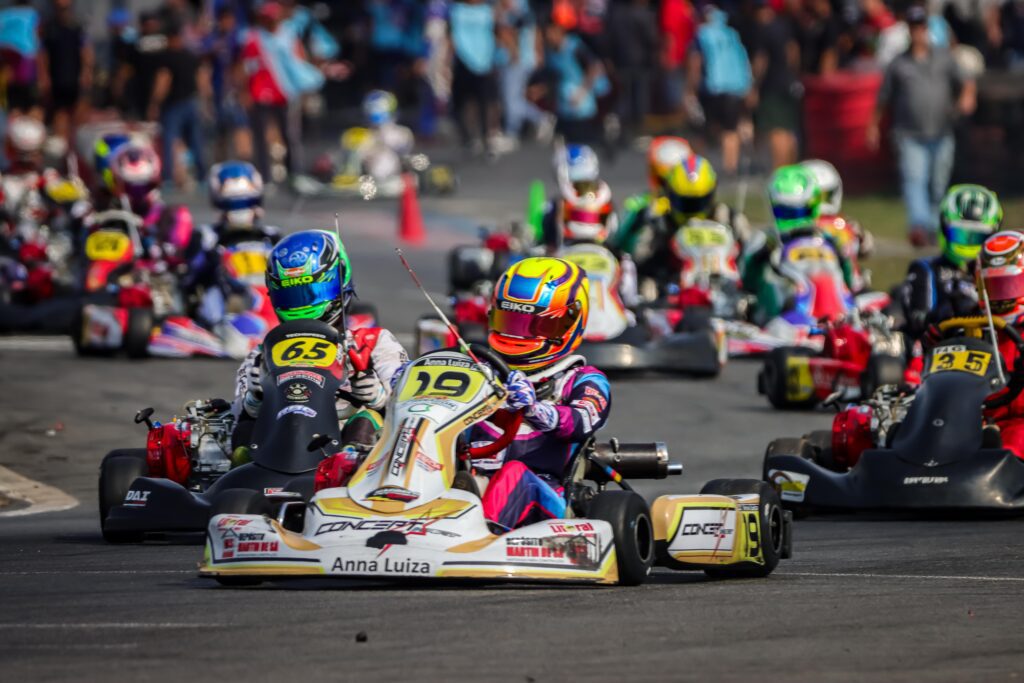 Com belas disputas Anna Luiza Pimpão de Caraguatatuba conquista pódio na Copa São Paulo Light de Kart