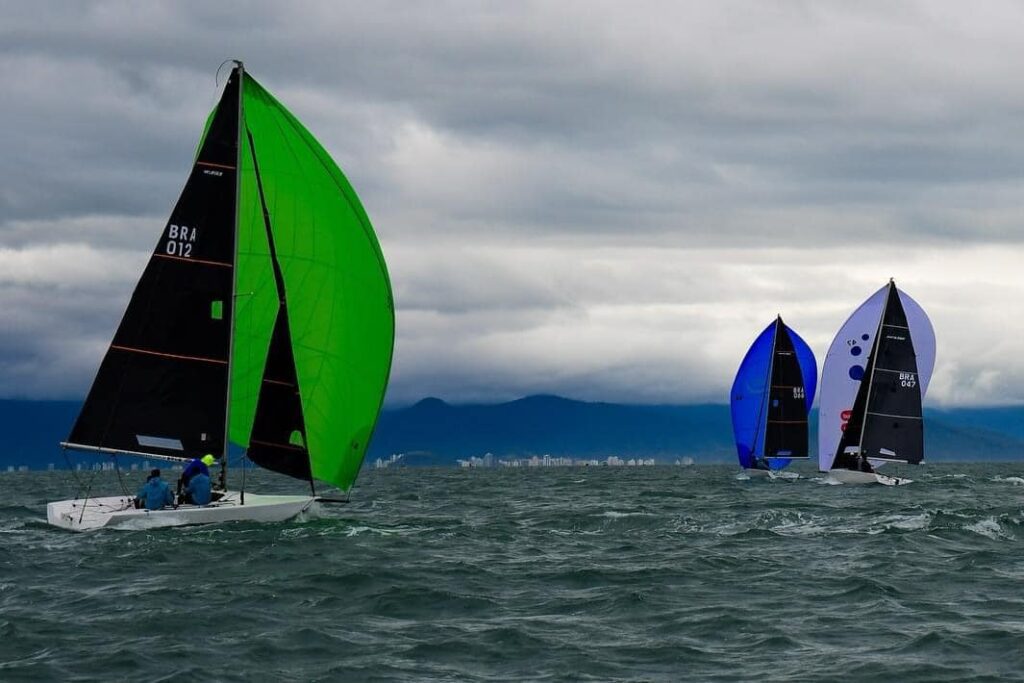 Pé de Vento Vence a 51ª Semana de Vela Monotipos de Ilhabela