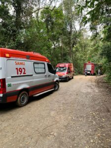 Bombeiros Resgatam Homem Após Queda em Poço do Jabuti, Ilhabela