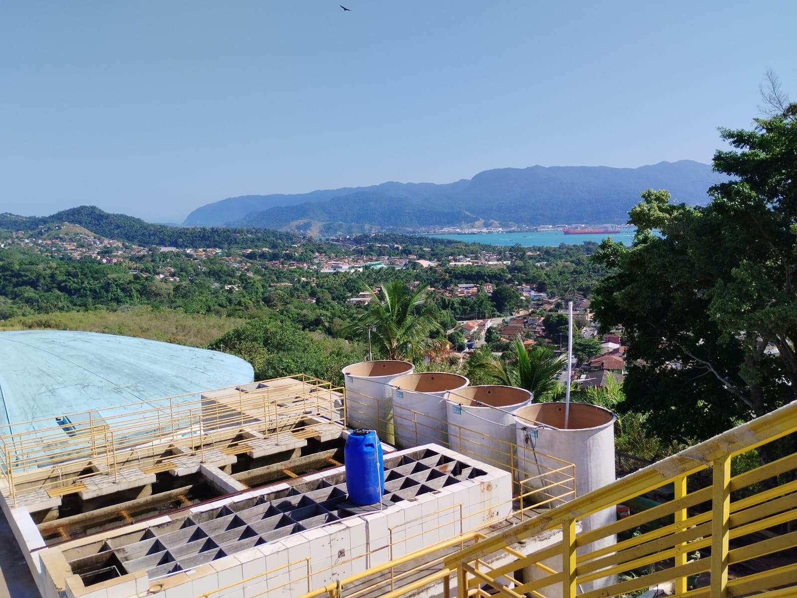 A Sabesp realizará a interligação de um novo reservatório na Ilhabela. Veja os bairros afetados pela interrupção temporária do abastecimento.