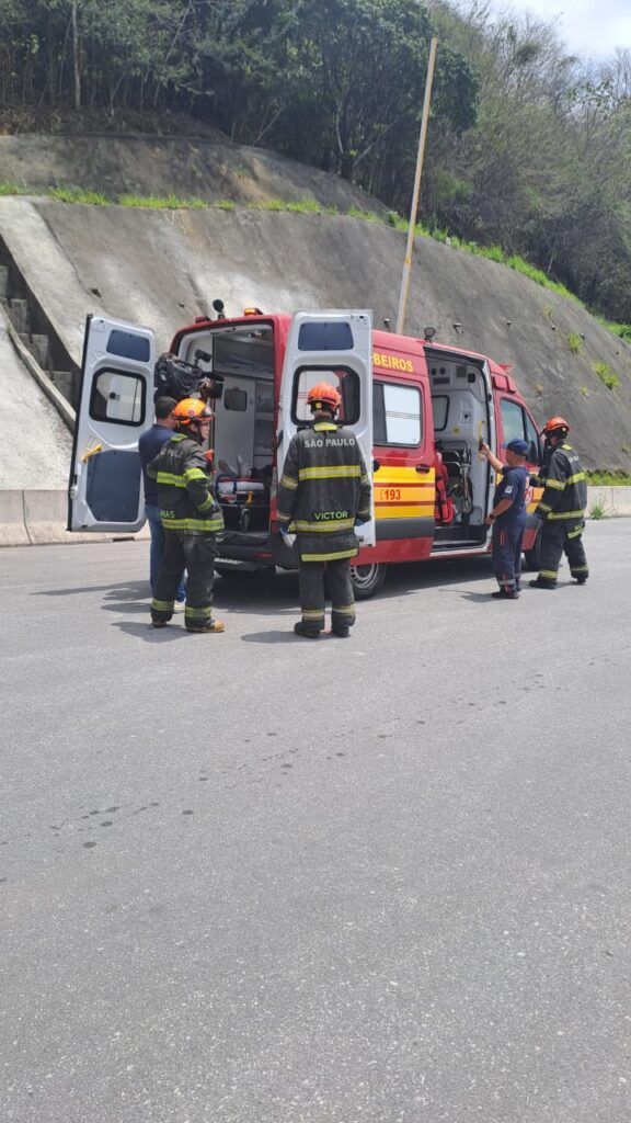 Tamoios realiza simulado de acidente no Contorno Sul