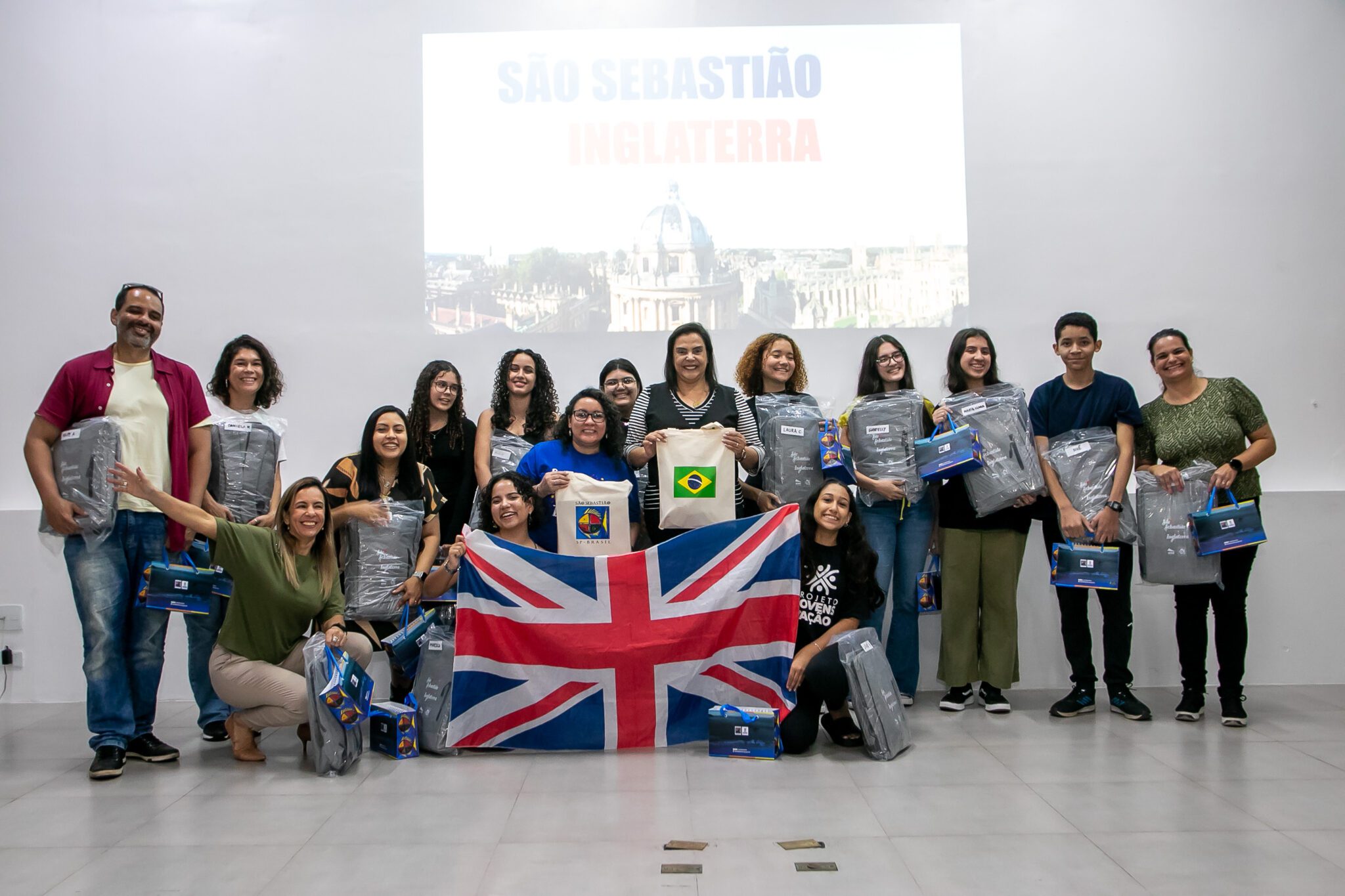 Alunos da Prefeitura de São Sebastião se preparam para intercâmbio na Inglaterra. Saiba mais sobre o programa de educação e cultura.