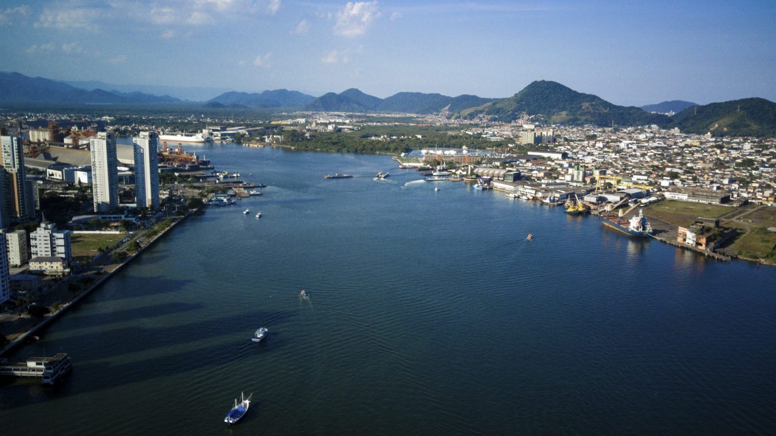 Saiba mais sobre o projeto do Túnel Santos-Guarujá e como ele vai melhorar a travessia entre as cidades em menos de cinco minutos.