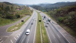 Descubra por que São Paulo tem as melhores rodovias do Brasil. Investimentos, segurança e qualidade de vida para os usuários.