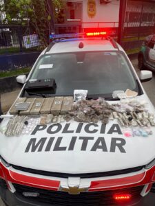 Polícia Militar Prende Três Homens por Tráfico de Drogas em Ilhabela