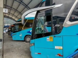 SEDUC anuncia suspensão do transporte universitário em dezembro. Saiba mais sobre as datas e como se preparar para o próximo ano.