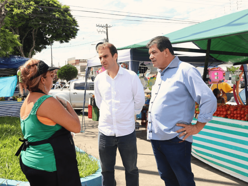 Caraguatatuba: Feiras Livres Recebem Banheiros Químicos para Melhorar Condições dos Feirantes